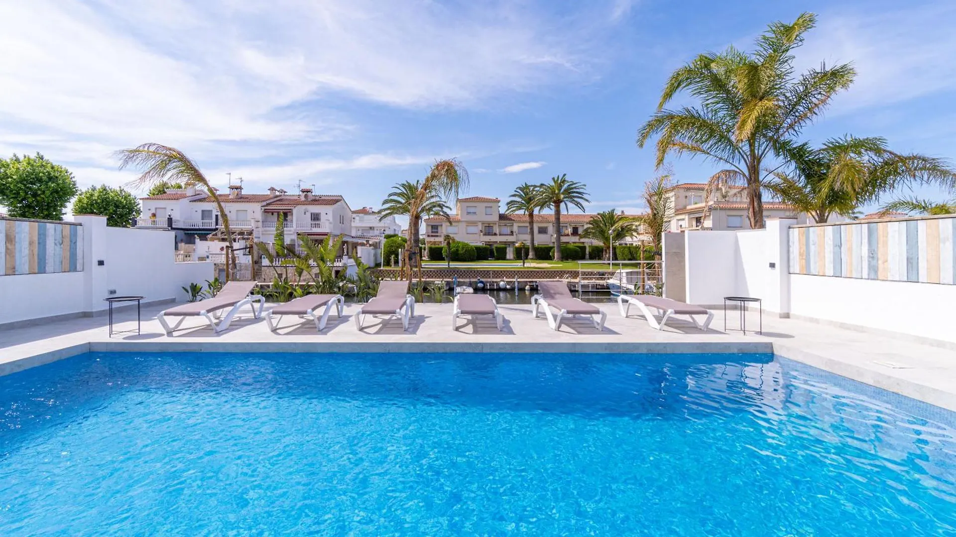 Villa 150-Empurialola- Preciosa Casa Con Piscina Y Amarre En Empuriabrava