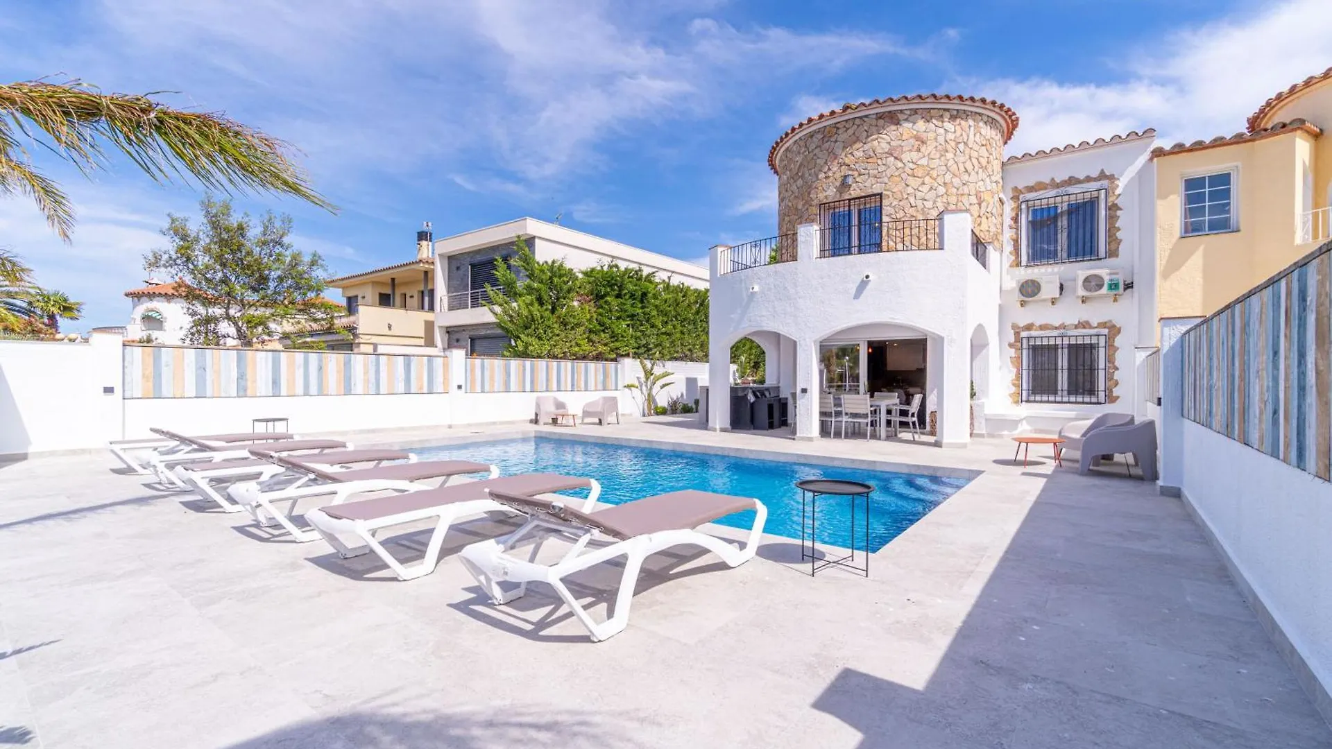Villa 150-Empurialola- Preciosa Casa Con Piscina Y Amarre En Empuriabrava 0*,  Spagna