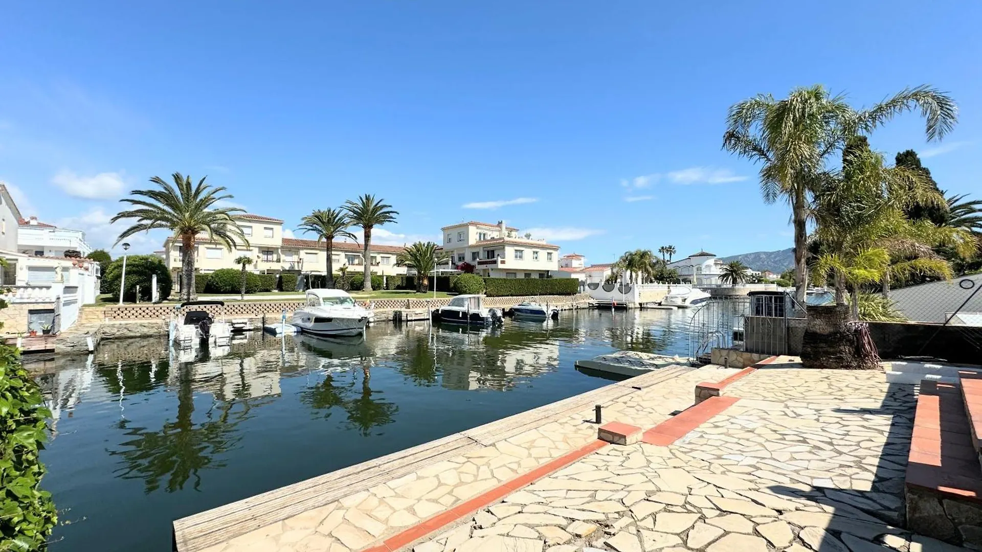 150-Empurialola- Preciosa Casa Con Piscina Y Amarre En Empuriabrava 빌라